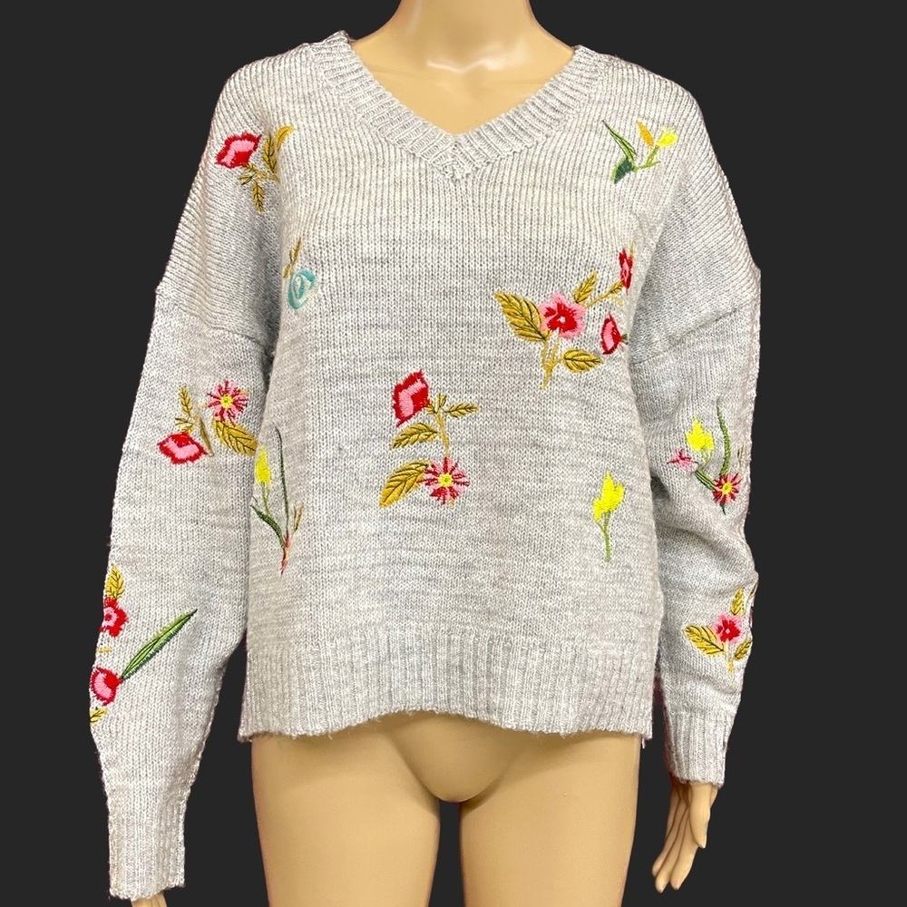 Light Gray Floral Embroidered V-Neck Sweater